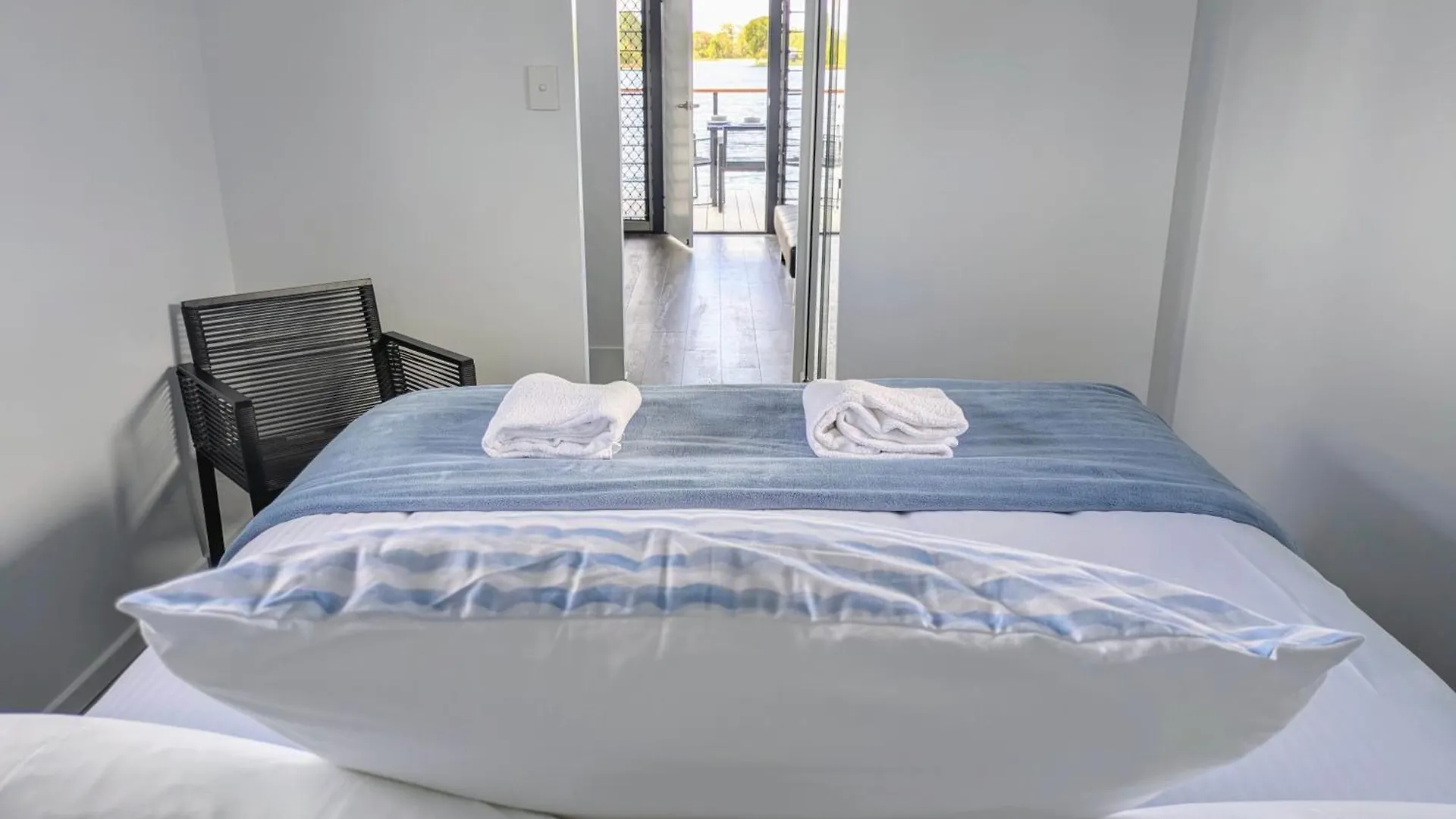 Trinity Islands Holiday Park - Cabin Accommodation Burrum Heads 0*,  澳大利亚