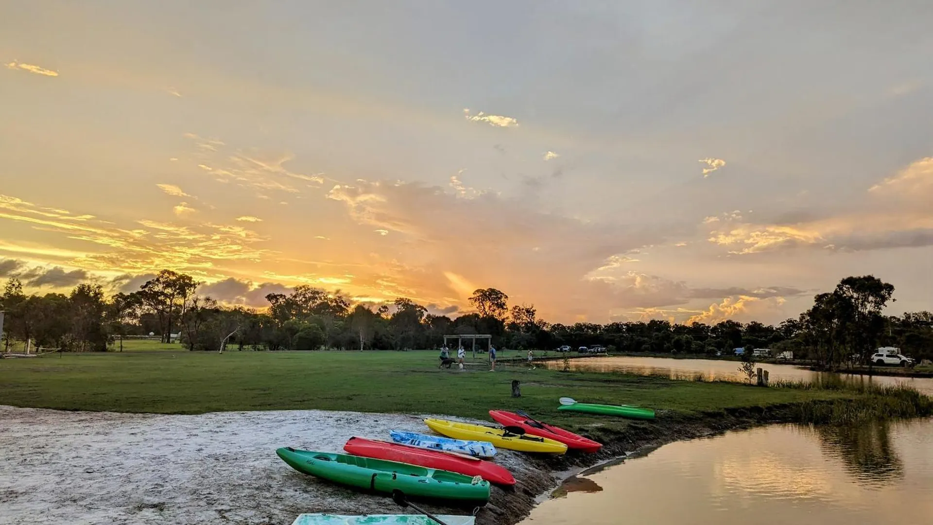 Trinity Islands Holiday Park - Cabin Accommodation Burrum Heads